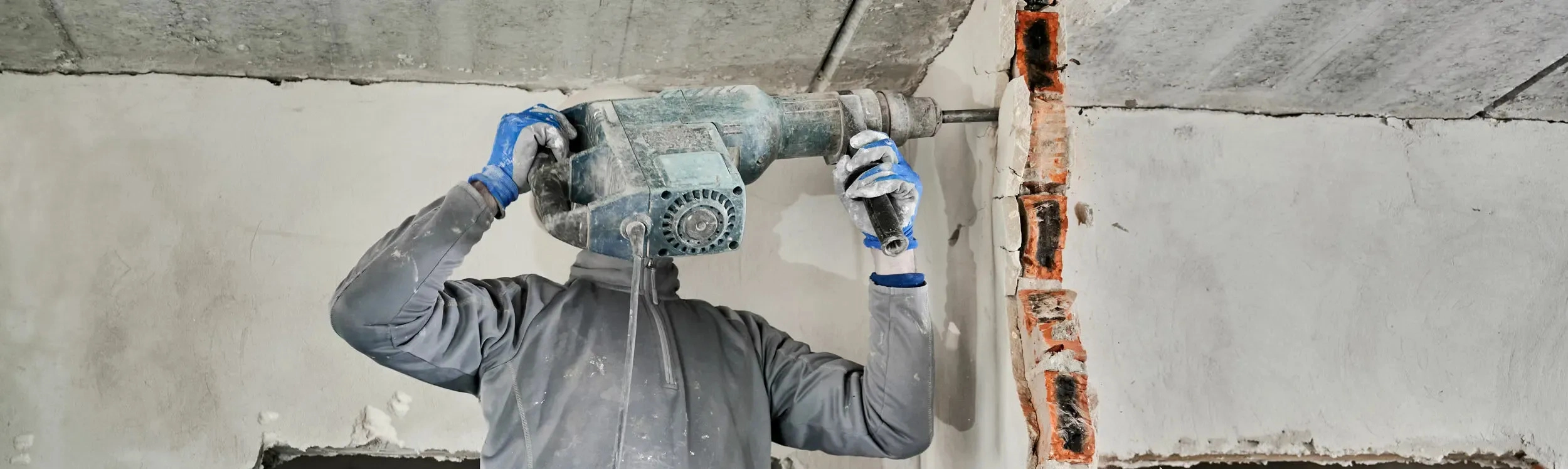 Démolition avec enlèvement des débris de construction